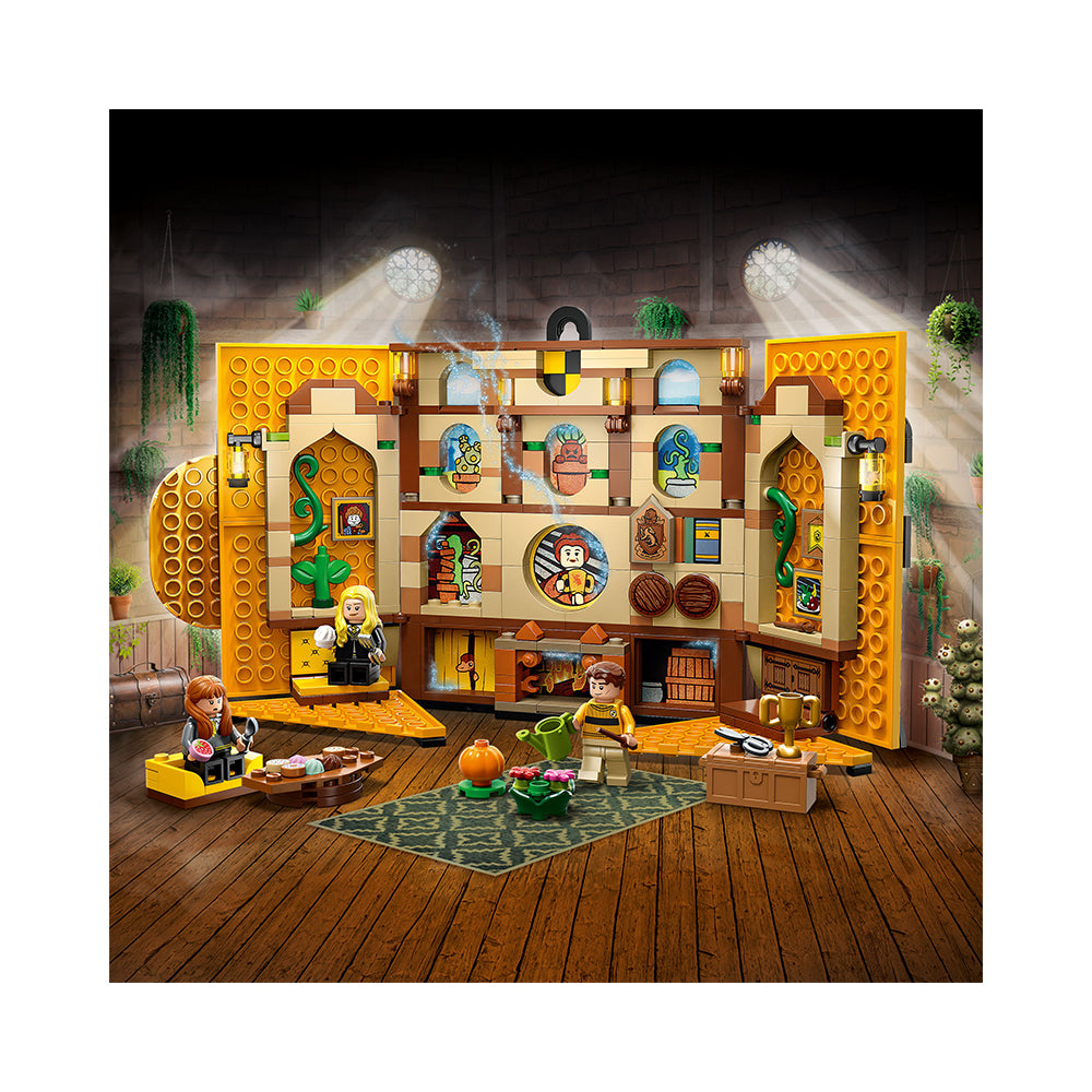 LEGO Harry Potter Hufflepuff House Banner 76412  Building Set (313 Pieces)