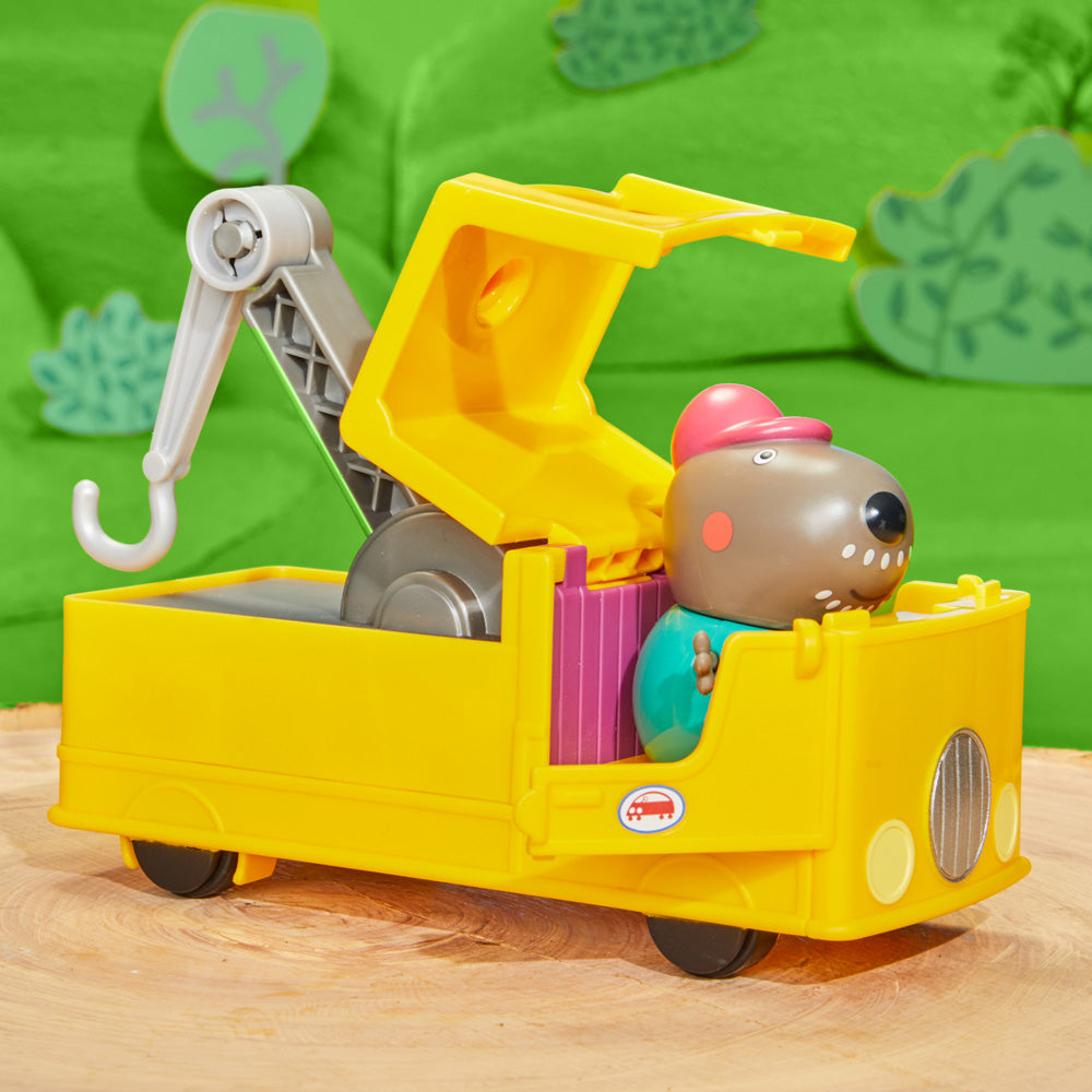 Peppa Pig Granddad Dog's Tow Truck Toy Set