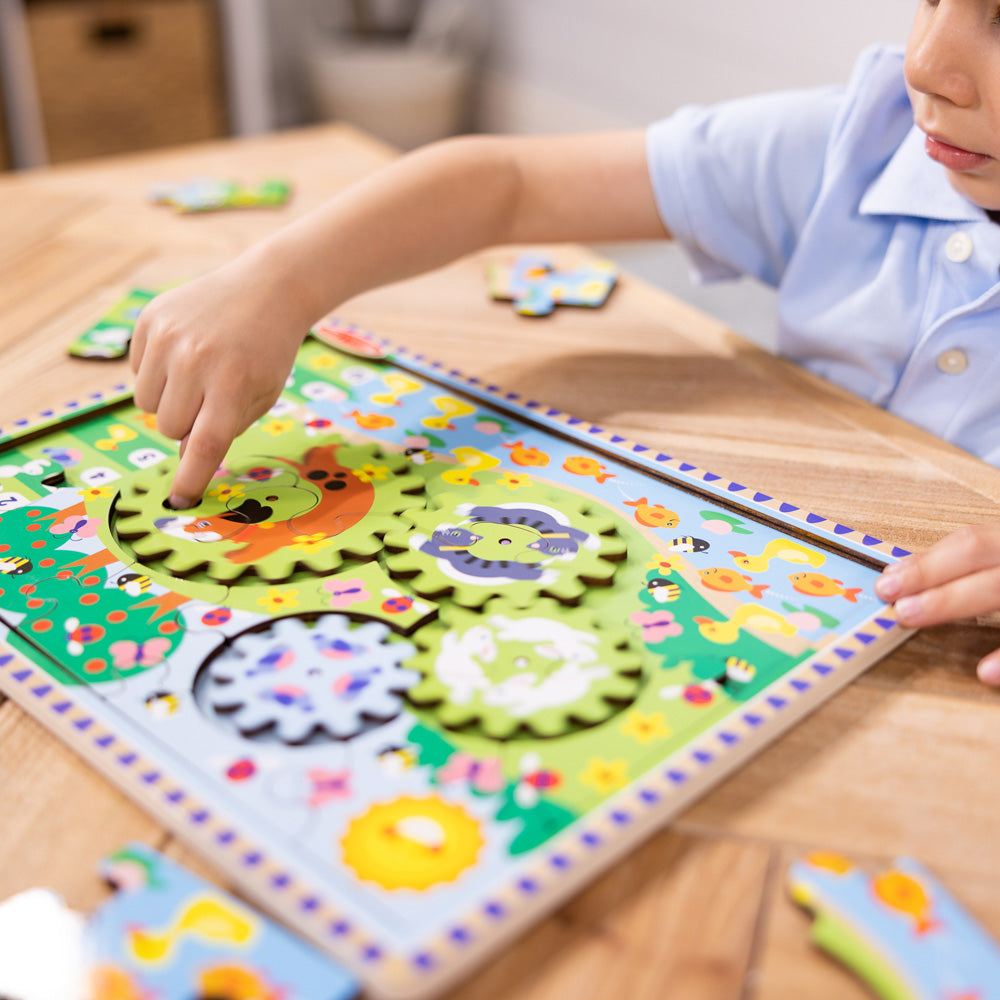 Melissa & Doug Animal Chase I-Spy Wooden Gear Puzzle