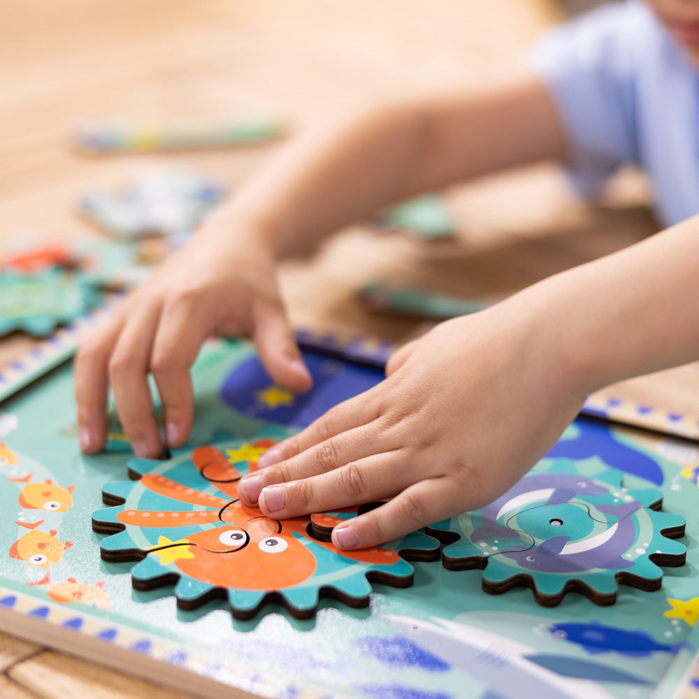 Melissa & Doug Underwater Wooden Gear Puzzle