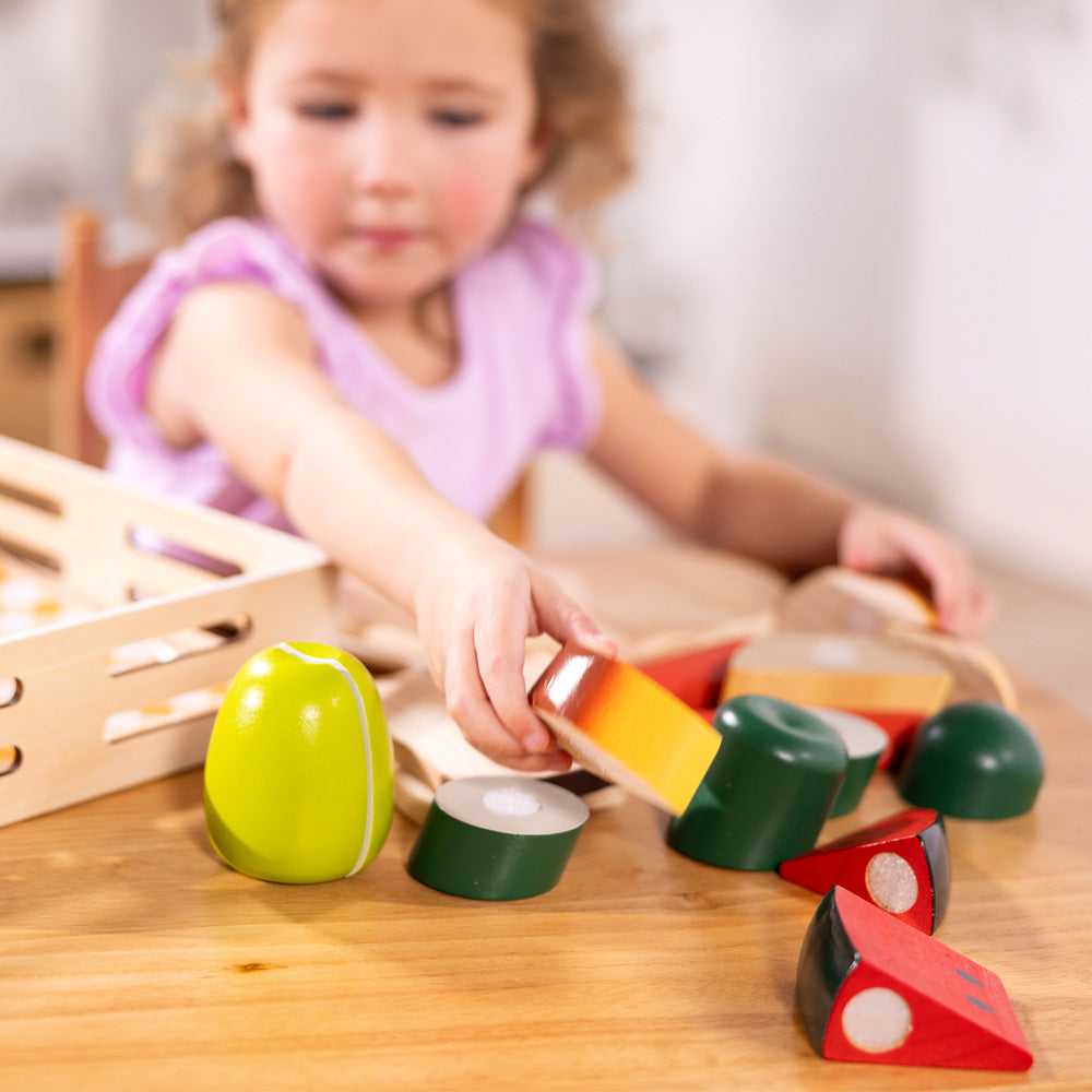 Melissa & Doug Cutting Food