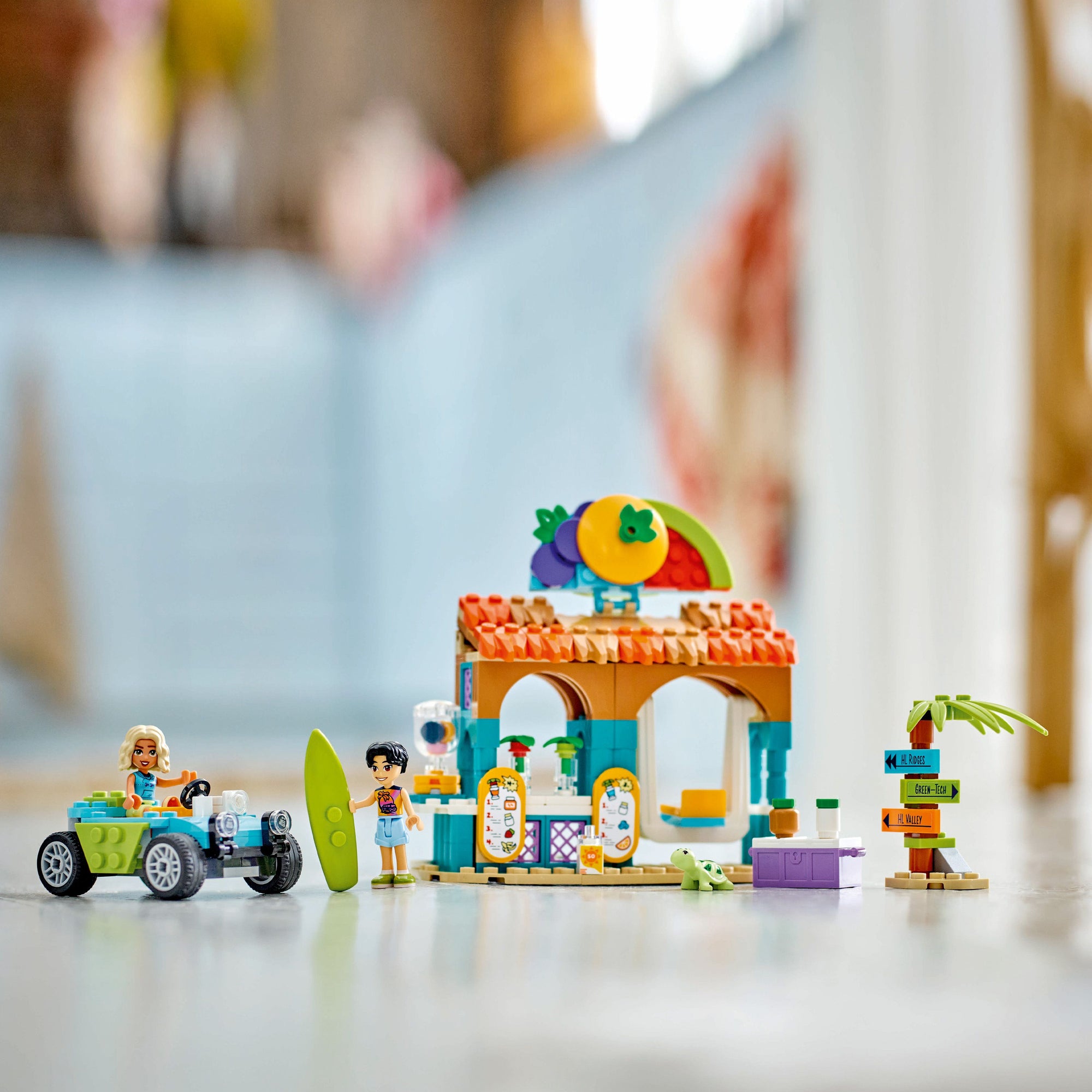 LEGO® Beach Smoothie Stand 42625