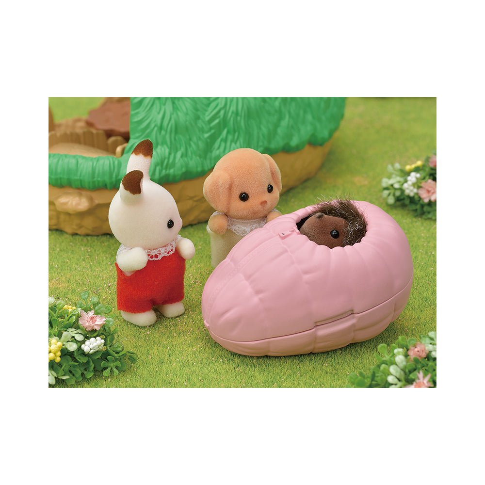 Calico Critters Baby Hedgehog Hideout - Mastermind Toys___217649