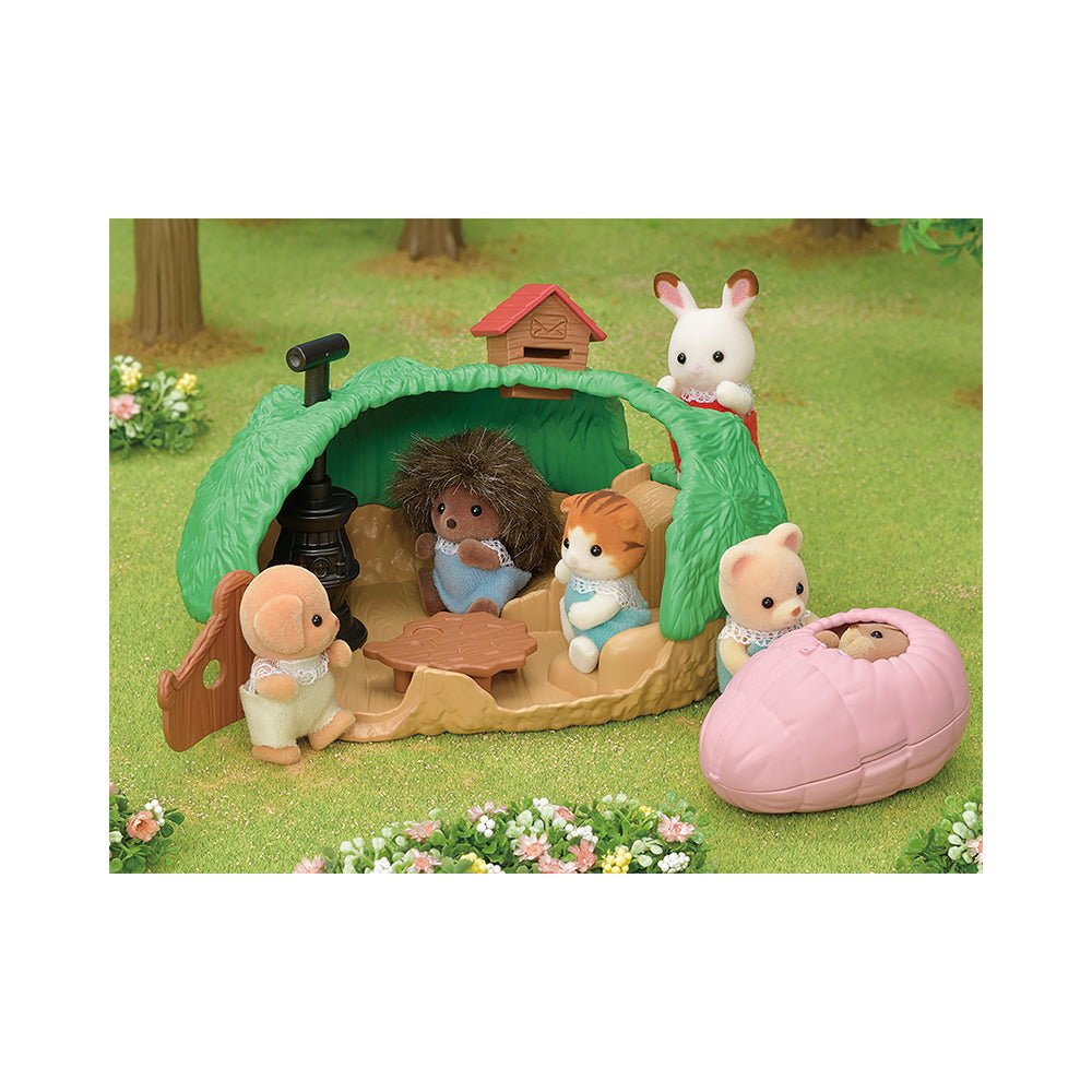 Calico Critters Baby Hedgehog Hideout - Mastermind Toys___217649